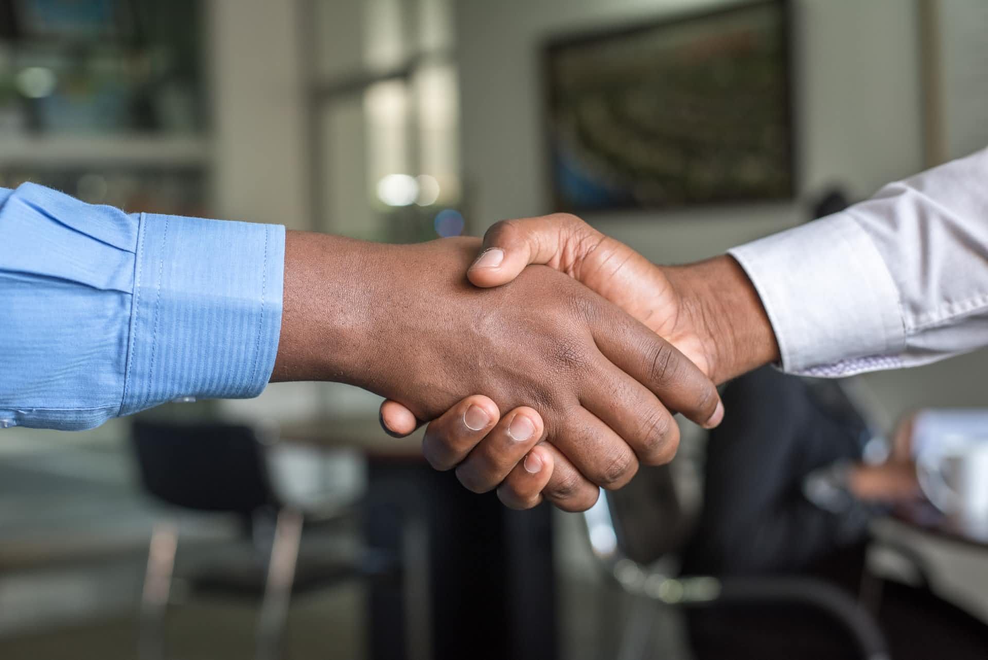 Händedruck als Zeichen der Partnerschaft